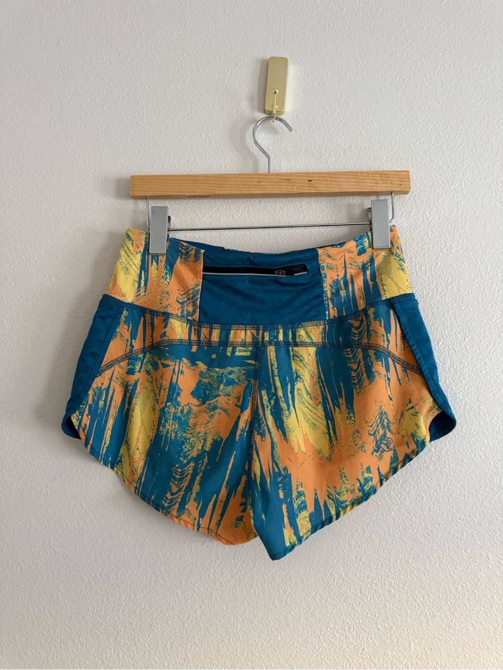 Run Rabbit Unlined Running Shorts - Picture 3 of 7